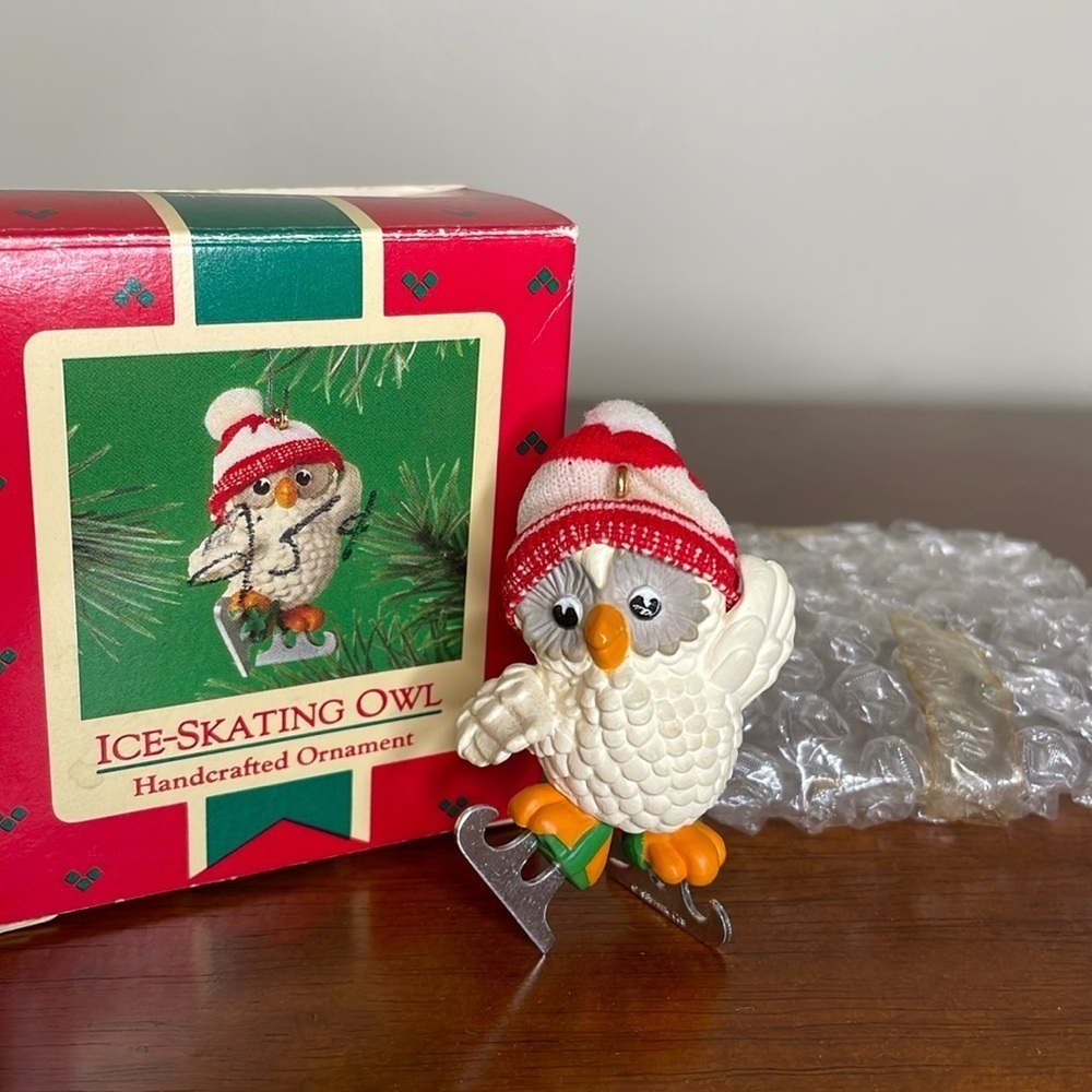 HALLMARK 1985 Vintage Ice Skating Owl Ornament‎ Collectible Whimsical Holiday